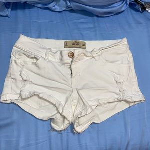 White Hollister shorts